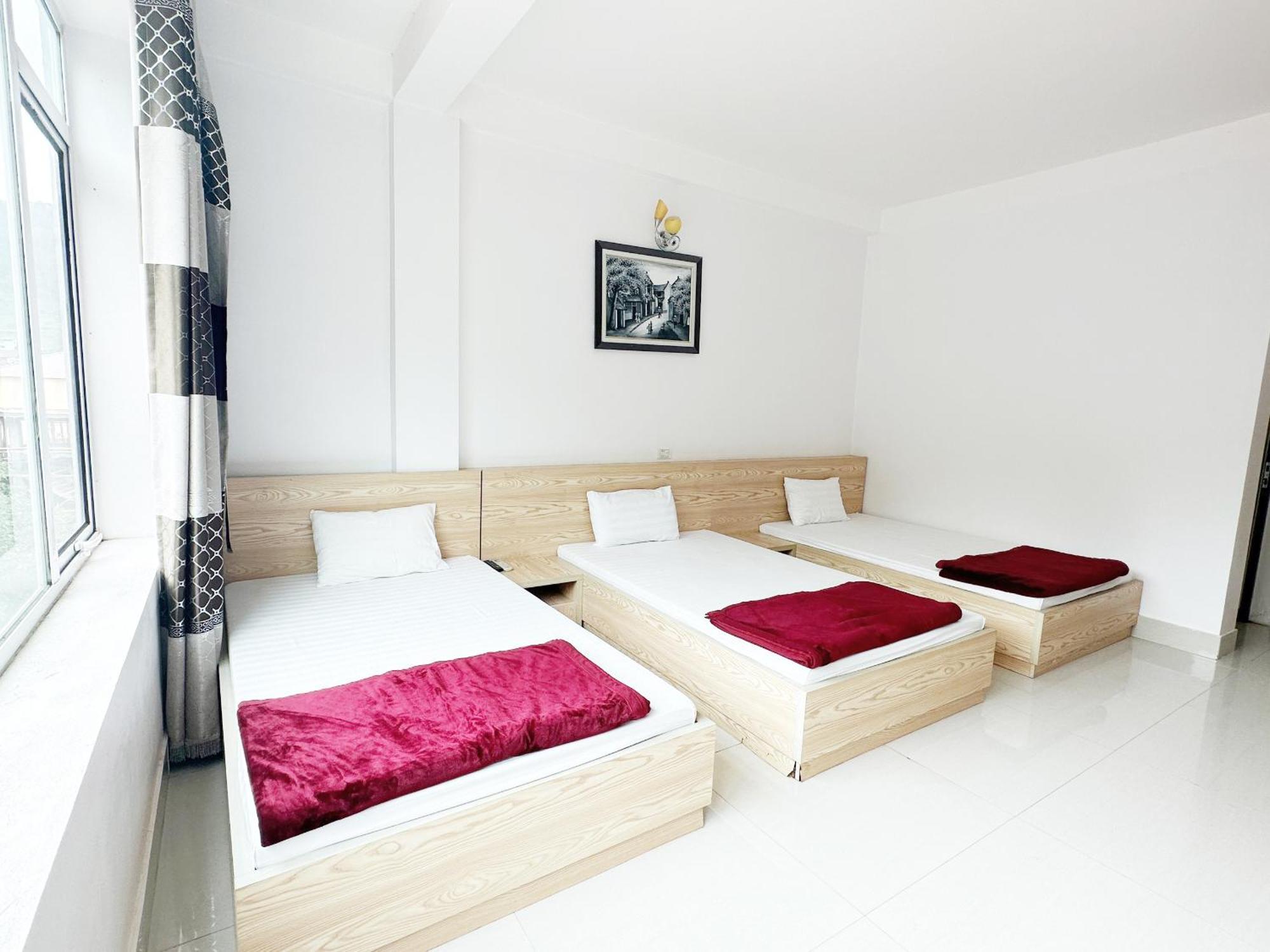 Quy Anh Hotel Bao Lac Town Exterior photo